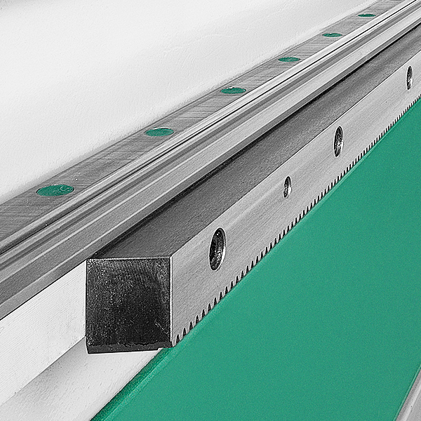 Фрезерный станок с ЧПУ SF3012 4 высокоточные направляющие