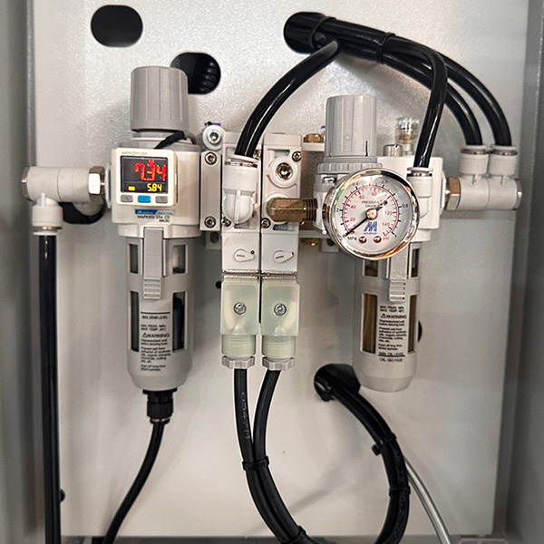 Вертикально фрезерный станок обрабатывающий центр с ЧПУ TS VMC 1050 3 Вертикально фрезерный обрабатывающий центр VMC 1050