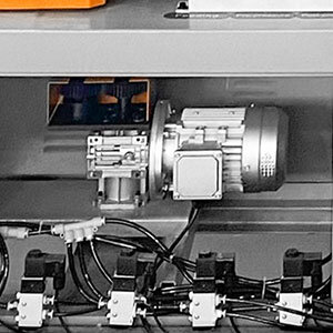 dvigatel-privoda-kleevogo-vala.jpg Кромкооблицовочный станок TS50A Compact — изображение 9